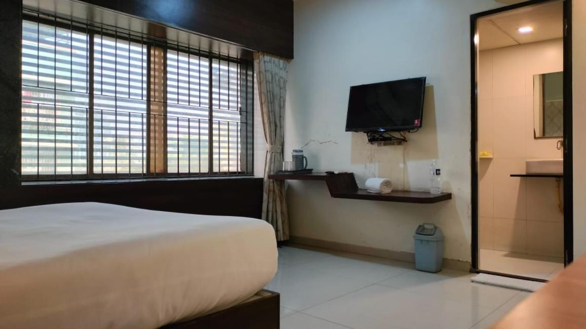 Hotel Sai Nidhi Executive-Mindspace Airoli Navi Mumbai Kültér fotó