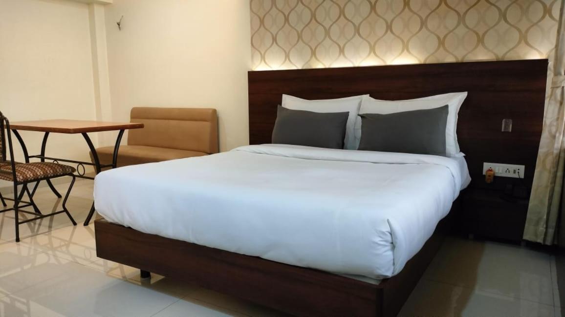 Hotel Sai Nidhi Executive-Mindspace Airoli Navi Mumbai Kültér fotó