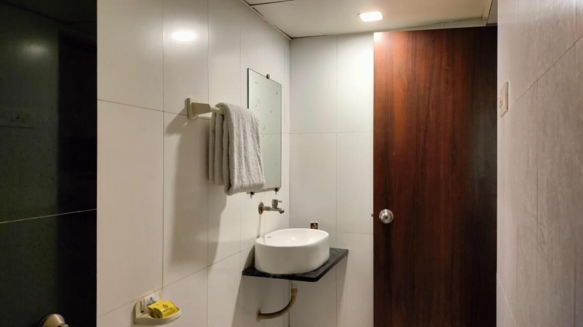 Hotel Sai Nidhi Executive-Mindspace Airoli Navi Mumbai Kültér fotó