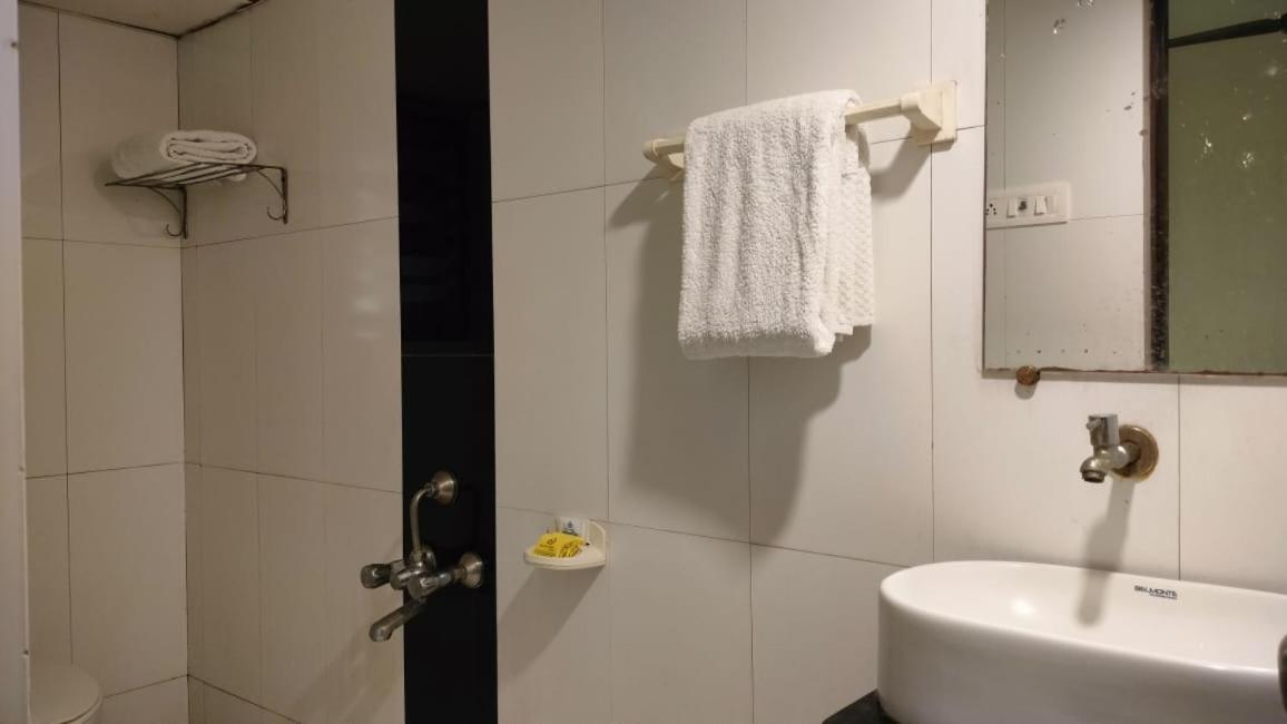 Hotel Sai Nidhi Executive-Mindspace Airoli Navi Mumbai Kültér fotó